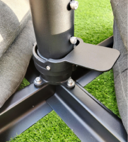 Step 4: Assembly Baser Original Cantilever umbrella
